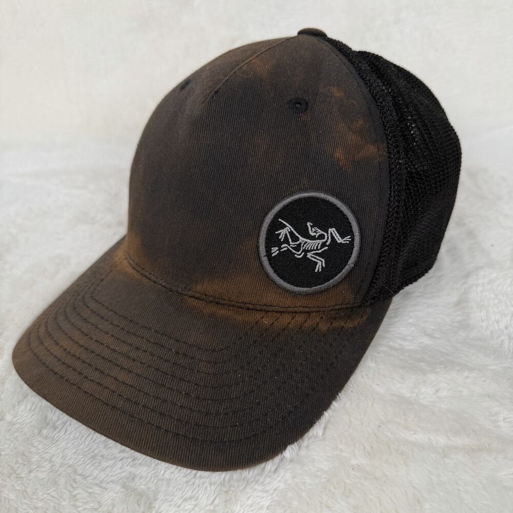 Arc’teryx One Ten Flexfit Tech Trucker Hat Brown Black Distressed Snapback Logo